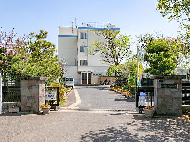 志木市立宗岡第二中学校(約850m)