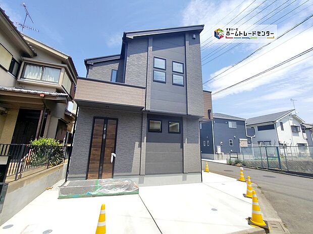 【☆現地外観写真☆】カースペース完備♪
ゆったり約6m幅道路に面した角地!陽当たり良好です♪