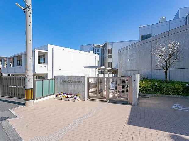 新座市立大和田小学校(約1,500m)