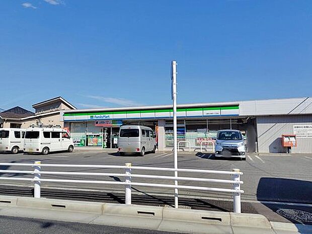 ファミリーマート練馬大泉町一丁目店（約421m）