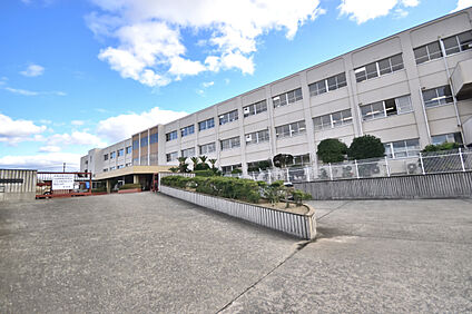 熊取町立北中学校 1400m(徒歩18分)