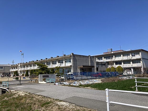 白鳥小学校