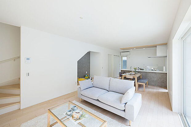 【リビング│ヌックのある暮らし】LDKとヌックで暮らし方が増える間取り。家族で過ごす時間も増えそうですね。/3号地