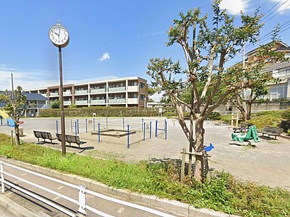 駿河台１丁目公園 280m 