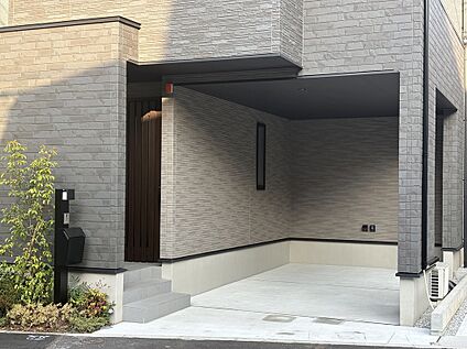 現地1号棟外観写真（2026年3月撮影）