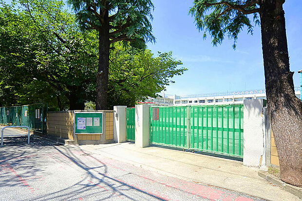 世田谷区立旭小学校