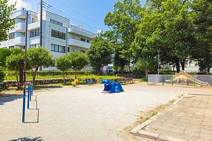 長者久保公園 約470～490m(徒歩6分～7分)