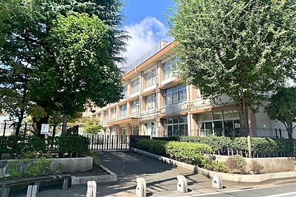 練馬区立豊玉小学校 200ｍ(徒歩3分)