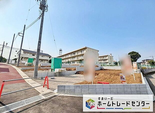 今から見たい!大歓迎です♪ お気軽にホームトレードセンターまでお問い合わせください。 閑静な街並みの分譲地を是非現地にてご覧ください。 近隣の物件も併せてご紹介することも可能です。