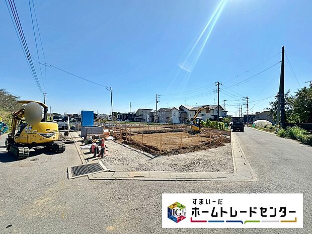 大型の分譲地ですので、キレイに整備された新しい街となります。新生活のスタートにもオススメです。
前道が6ｍあるので、車庫入れが苦手な方でも安心して入れられます。