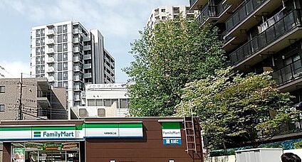 ファミリーマート与野駅西口店 350m(徒歩5分)