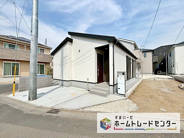 【前面道路含む現地写真】本日のご見学も可能です。スムーズにご対応が可能です。無料送迎も承ります。飯田グループの販売専門会社だからこそ出来る事がございます。