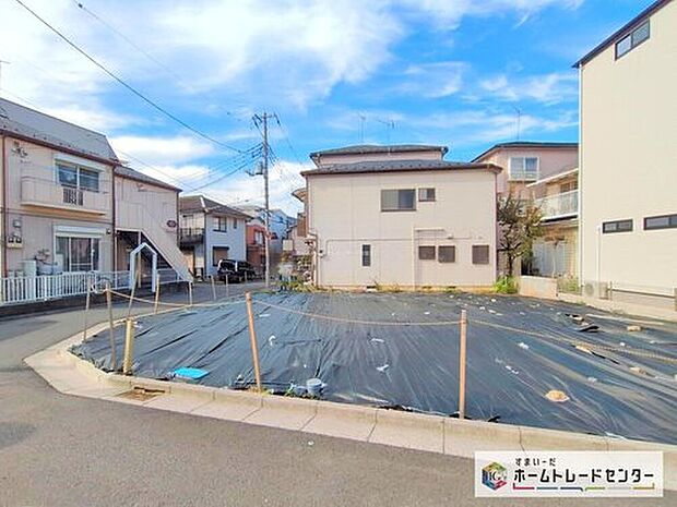 【前面道路含む現地写真】今から見たい!大歓迎です♪ お気軽にホームトレードセンターまでお問い合わせください。 閑静な街並みの分譲地を是非現地にてご覧ください。 近隣の物件も併せてご紹介することも可能です。