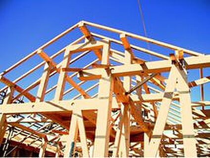 日本の風土に調和する伝統的な「木造軸組工法」