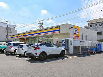 ミニストップ蕨中央2丁目店 650m(徒歩9分)