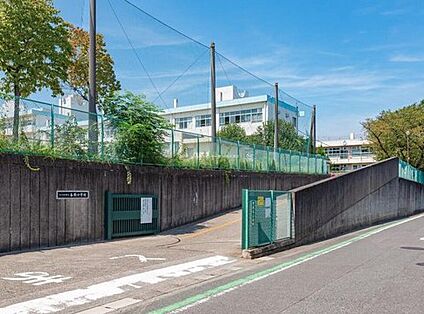 さいたま市立春岡小学校 1120m(徒歩14分)
