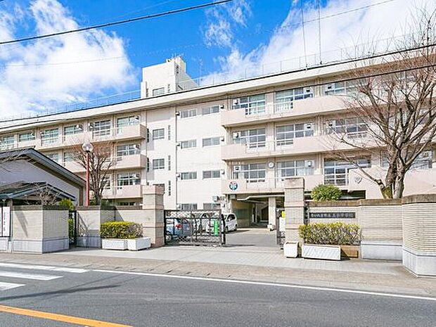 さいたま市立土合中学校(約950m)