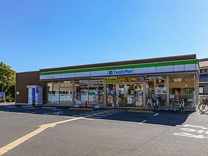 ファミリーマートさいたま神田店 350m(徒歩5分)