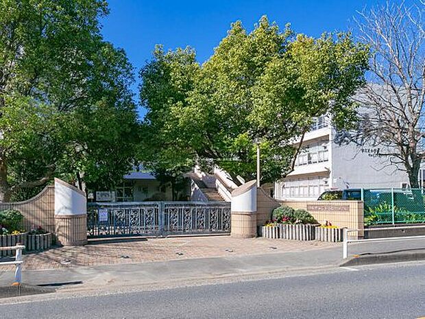 さいたま市立辻小学校（約800m）