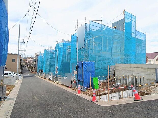 【前面道路含む現地写真】土日だけでなく平日のご見学予約もお待ちしております。お仕事などのご予定に合わせたご都合を教えてください！ご希望に合わせたご紹介をさせていただきます！
