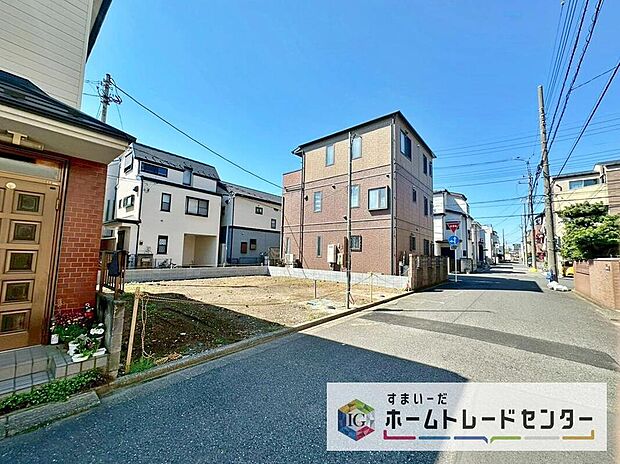 【現地外観写真】芝南小学校まで徒歩3分のお子様のいるご家庭も安心感のある立地♪ これだけではない魅力が、現地できっと見つかる！お問合せをお待ちしております。お問い合わせ・資料のご請求などもお気軽にどうぞ！