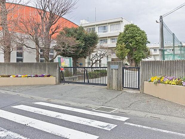 与野西北小学校（約1,100m）