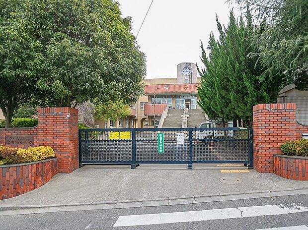 さいたま市立大谷場小学校（約300m）