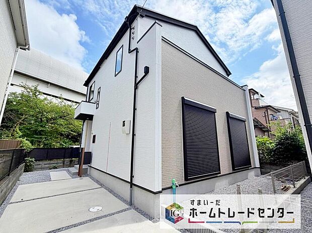 【現地外観写真】2号棟☆住宅性能表示を全棟取得!お客様のすまいと安全を守る大切な住宅だからこそ、実際の建物の作りと安心感をぜひ現地にてご体感ください!ご見学予約受付です!