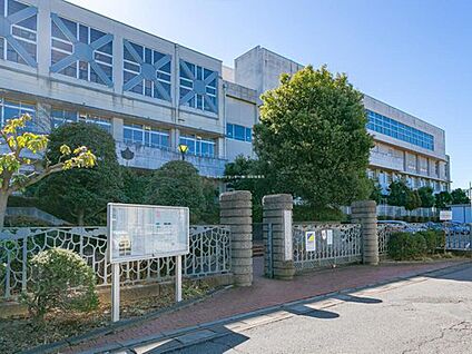 川口市立安行東中学校 950m(徒歩12分)