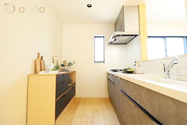 【ondo建物プラン例/キッチン】
開放感のあるキッチンでリビングの様子を見ながらお料理ができます♪
