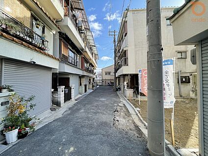 【前面道路含む現地写真】