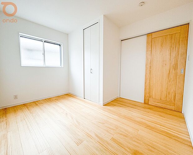 【【ondo建物プラン例/洋室】】シンプルだからこそ、暮らしに合わせて自由に使える。収納付きで機能面もしっかり整えました。