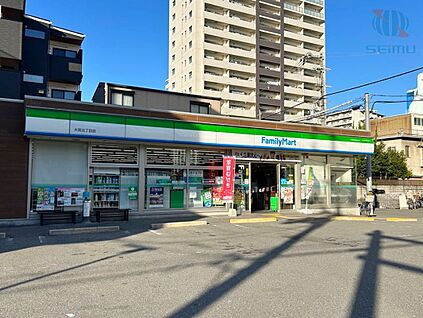 ファミリーマート大宮五丁目店 160ｍ(徒歩2分)