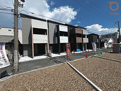 【前面道路含む現地写真】