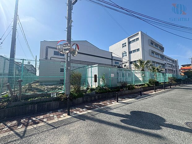 寝屋川市立第五中学校(約120m)
