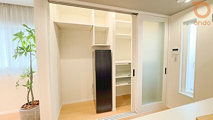 【ondo建物プラン例/キッチン背面収納】