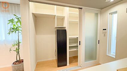 【ondo建物プラン例/キッチン背面収納】