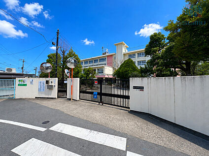 枚方市立枚方第二小学校 650ｍ(徒歩9分)