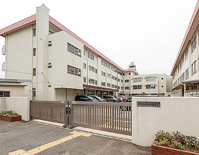 富士見市立鶴瀬小学校（現地より徒歩7分） 約510m