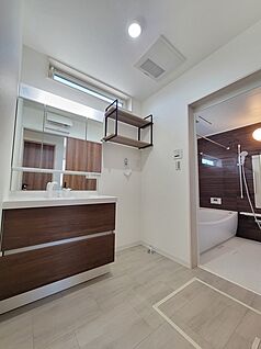 【10号地洗面】