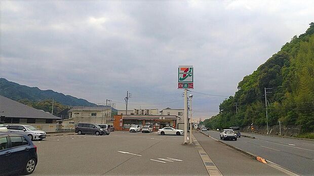 セブンイレブン海南重根店