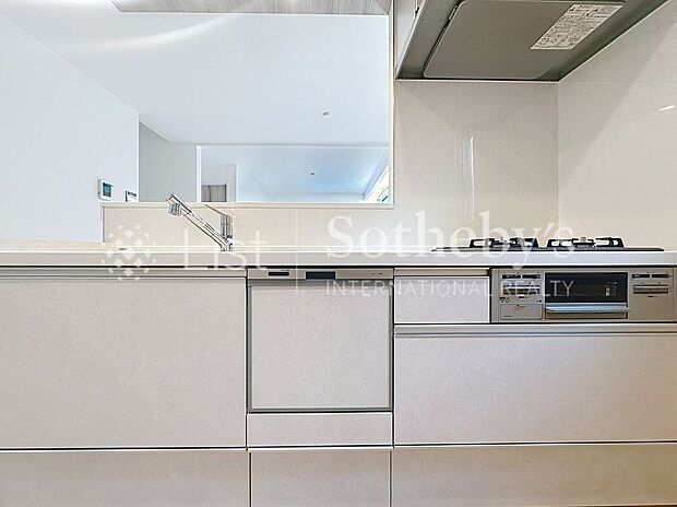 ■キッチン■会話をしながら手を動かせる、オープンなつくり。料理を囲む時間が、家族のリズムをつくります。