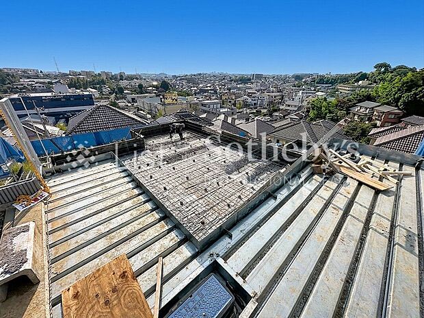 ■現地写真■閑静な住宅地で叶える穏やかな新生活!周辺環境も充実♪※掲載画像はAI加工を施しております。実際の形状・色味・空模様・陽当たり等と異なる場合があります。