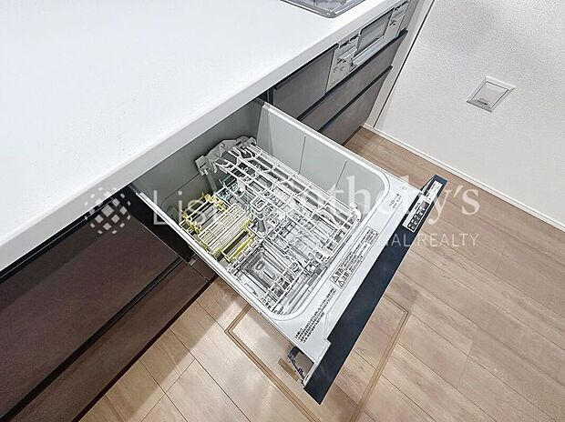 【その他設備】◆家事の時短に効果大の食洗機付き。高温でパワフルに洗い、温風乾燥します。手洗いよりも節水・節約が可能です。