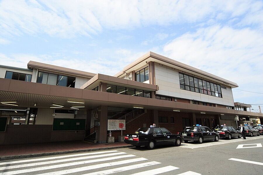 【駅まで徒歩8分～9分】
普段の通勤通学に便利な駅チカ立地の分譲地です♪
※ＪＲ東西線・学研都市線「四条畷」駅(東出口)まで約590～660m（2006年9月撮影）