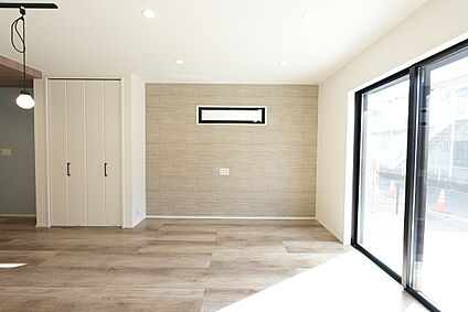 【壁掛けTV対応でリビングすっきり】