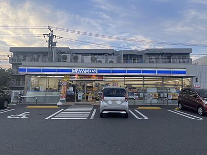 ローソン 千葉坂月市民の森前店 700m～850m(徒歩9分～11分)