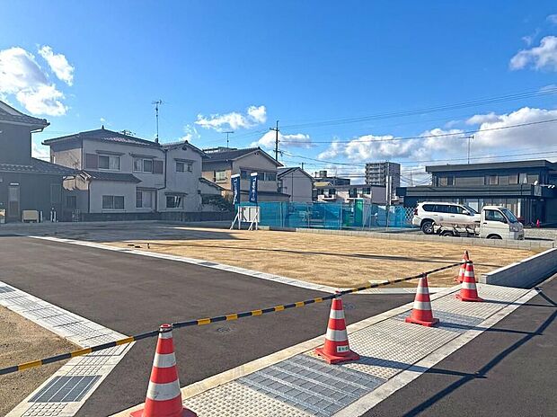 現地(2025年1月)撮影。現地は落ち着いた住宅街で、静かな住環境。
