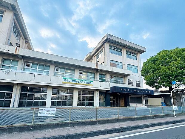 岡山市立西大寺中学校(約2,000m)