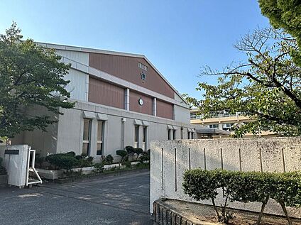 岡山市立伊島小学校 1650m(徒歩21分)